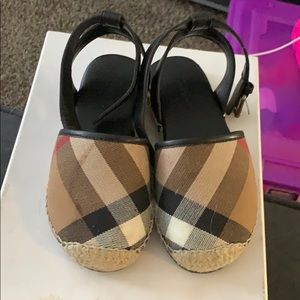 Girl Burberry sandals